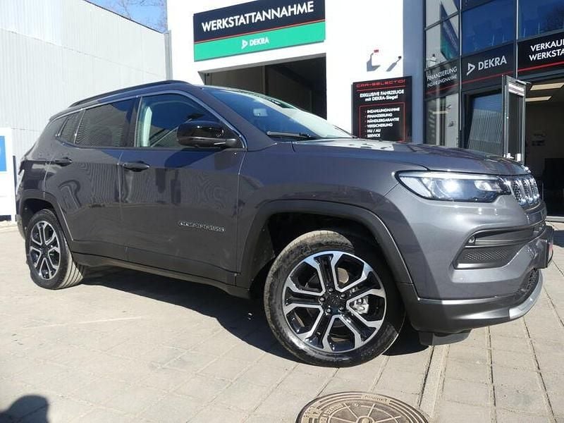 Usado Jeep Compass Limited 131 HP (96 kW) 2023 Cinzento SUV