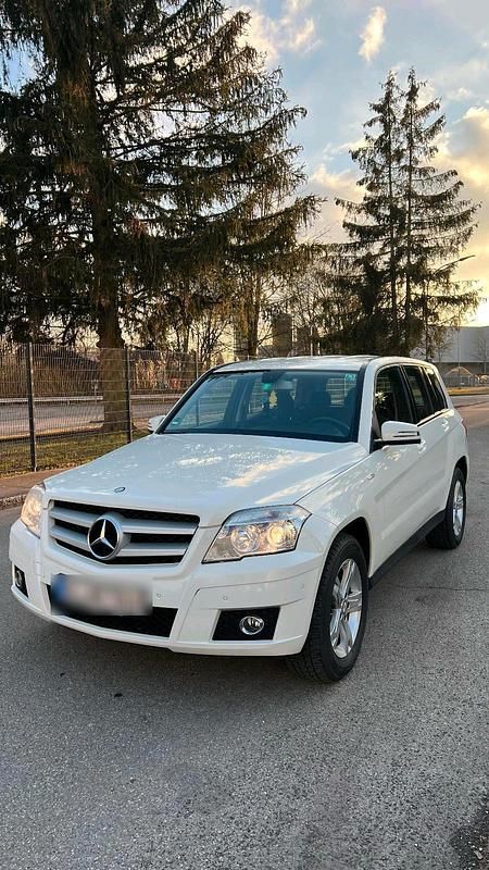 Weiß Gebraucht 2011 Mercedes GLK200 SUV | 12.900 € (Fairer Preis) - Bild 1/4