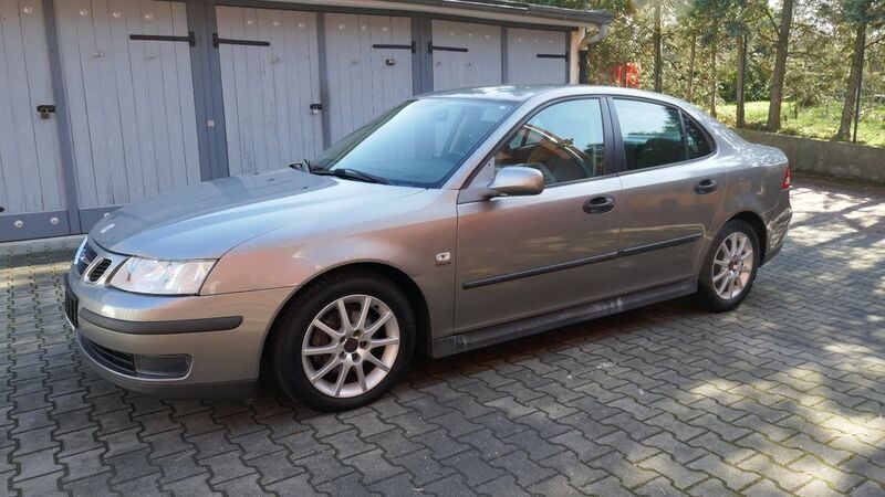 Grau Gebraucht 2004 Saab 9-3 Limousine | 4.950 € (Fairer Preis) - Bild 1/4