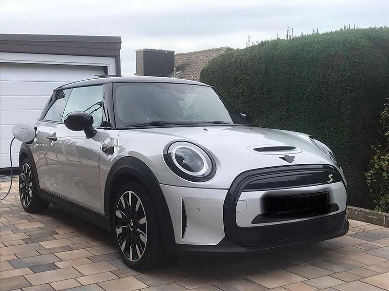 Gebraucht Mini Cooper SE 135 kW (184 PS) 2021 Weiß Kleinwagen