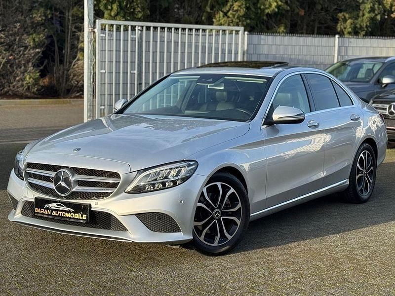 Silber Gebraucht 2018 Mercedes C220 Avantgarde Limousine | 21.900 € (Fairer Preis) - Bild 1/4