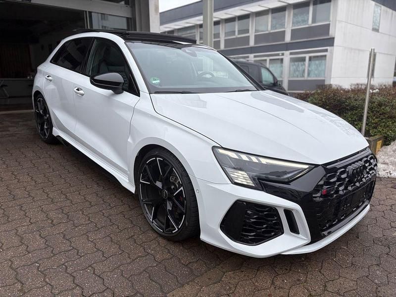 Gebraucht Audi RS3 Ambiente 400 PS (294 kW) 2023 Weiß Limousine