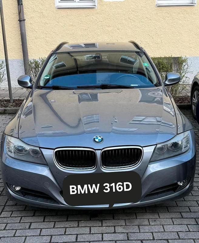 Gebraucht BMW 316 116 PS (85 kW) 2012 Grau Kombi