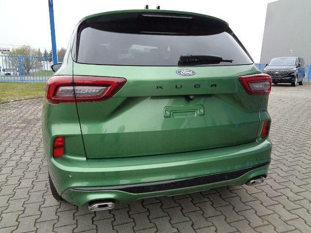 Neu Ford Kuga ST-Line 151 PS (111 kW) 2026 Grün SUV