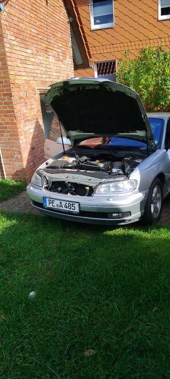 Silber Gebraucht 2003 Opel Omega Edition Limousine | 2.200 € (Fairer Preis) - Bild 1/4