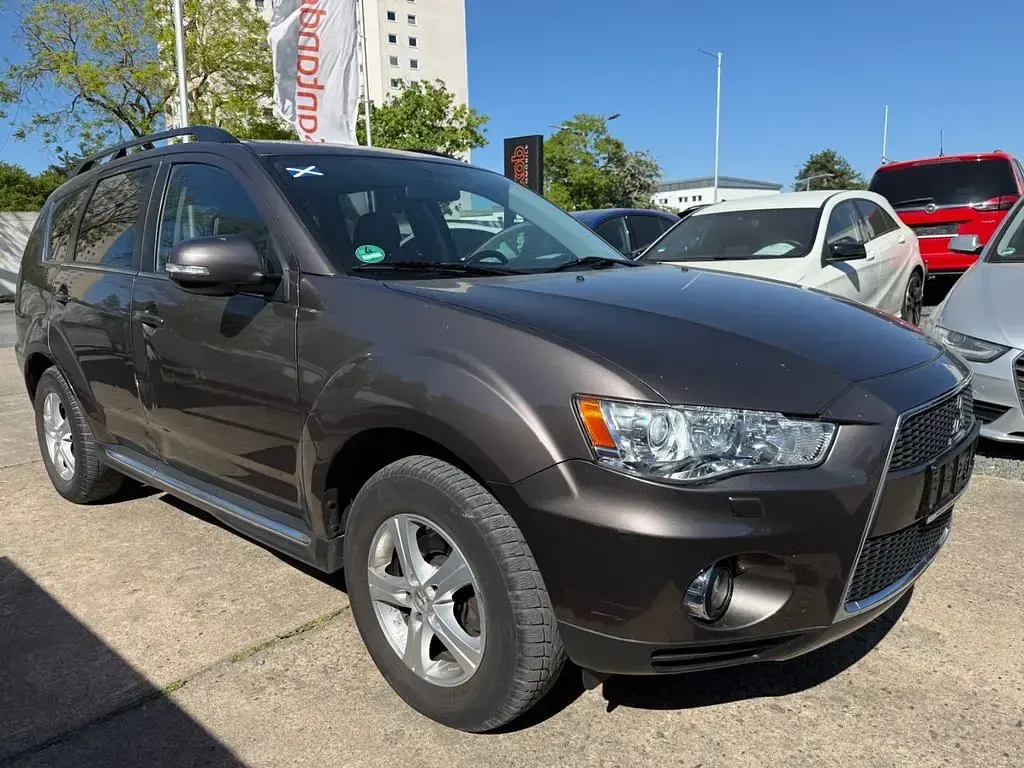 Gebraucht Mitsubishi Outlander Invite 156 PS (114 kW) 2010 Grau SUV