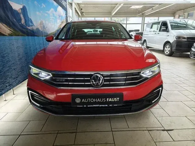 Gebraucht VW Passat GTE 218 PS (160 kW) 2022 Rot Kombi