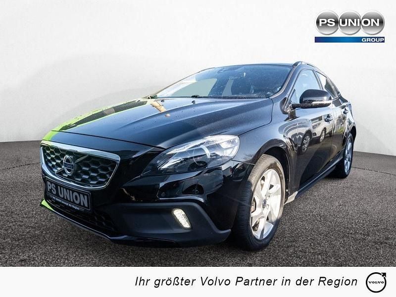 Gebraucht Volvo V40 CC You! 150 PS (110 kW) 2015 Schwarz / black solid stone Kombi