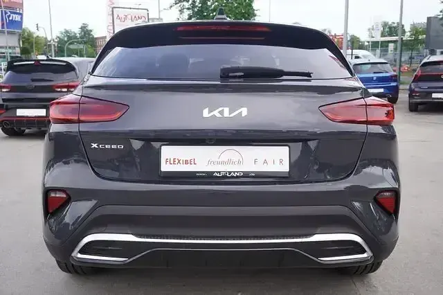 Neu Kia XCeed 150 PS (110 kW) 2026 Grau SUV