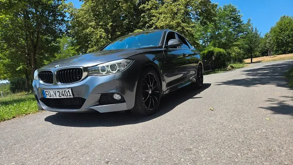 Gebraucht BMW 320 M Sport 190 PS (139 kW) 2015 Grau Limousine
