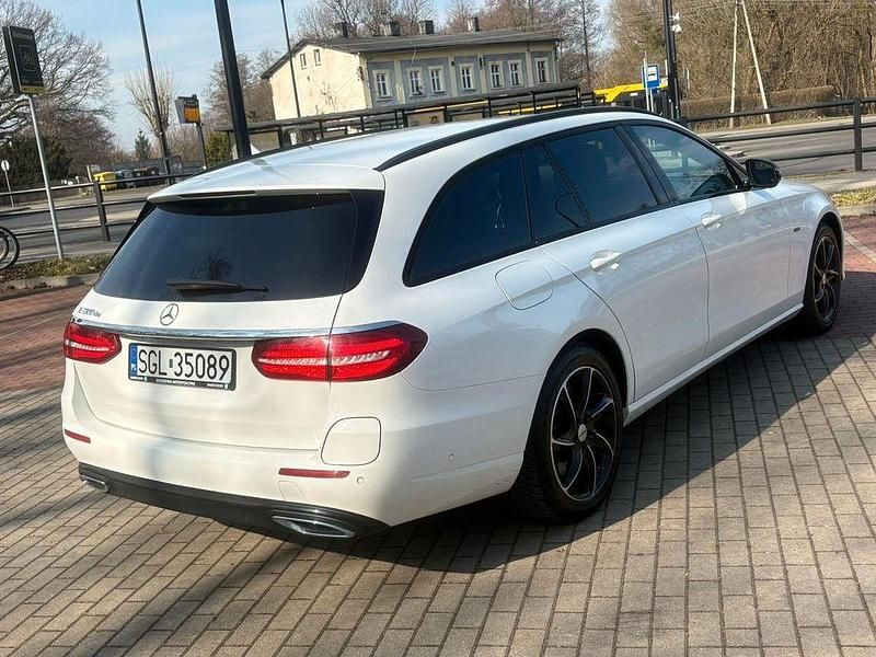 Gebraucht Mercedes E300 306 PS (225 kW) 2020 Weiß Limousine