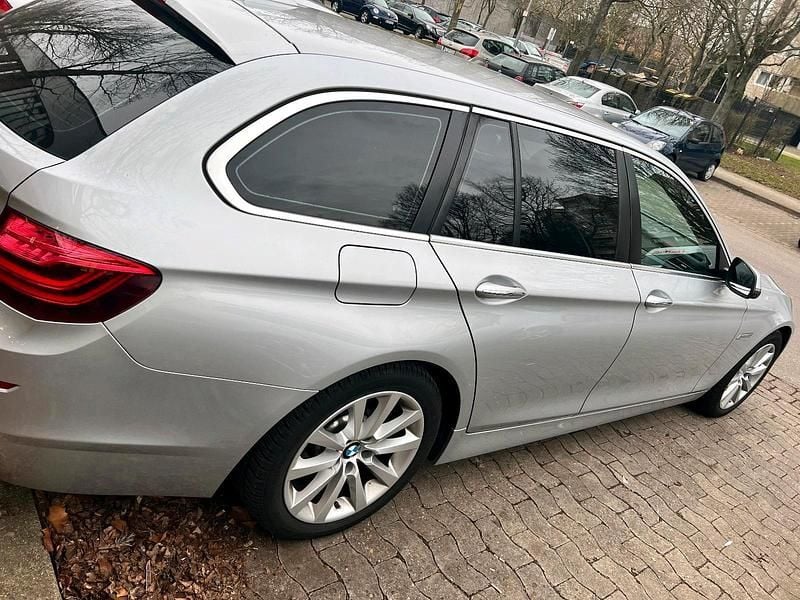 Gebraucht BMW 520 184 PS (135 kW) 2014 Grau Kombi