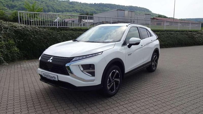 Andenweiß Gebraucht 2024 Mitsubishi Eclipse Cross Basis SUV | 32.990 € (Teuer) - Bild 1/4