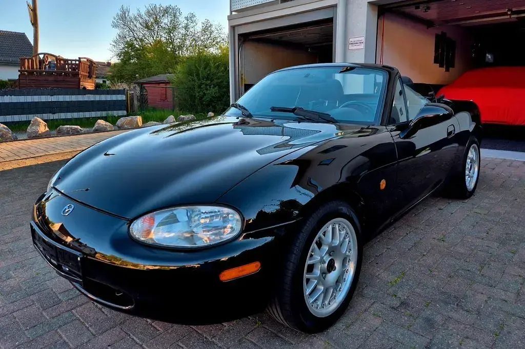Gebraucht Mazda MX5 110 PS (80 kW) 2000 Schwarz Cabrio