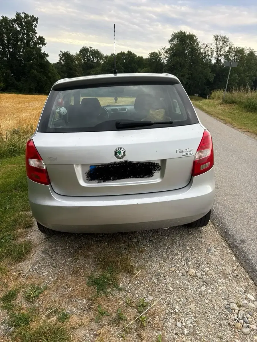 Gebraucht Skoda Fabia 60 PS (44 kW) 2009 Silber Kleinwagen