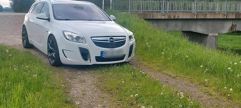 Gebraucht Opel Insignia OPC 325 PS (239 kW) 2013 Weiß Kombi