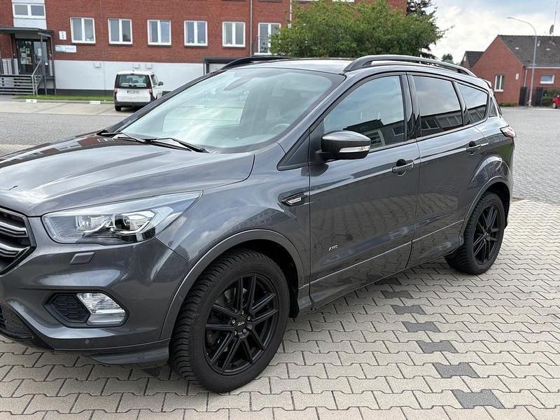 Gebraucht Ford Kuga ST-Line 175 PS (128 kW) 2018 Grau SUV