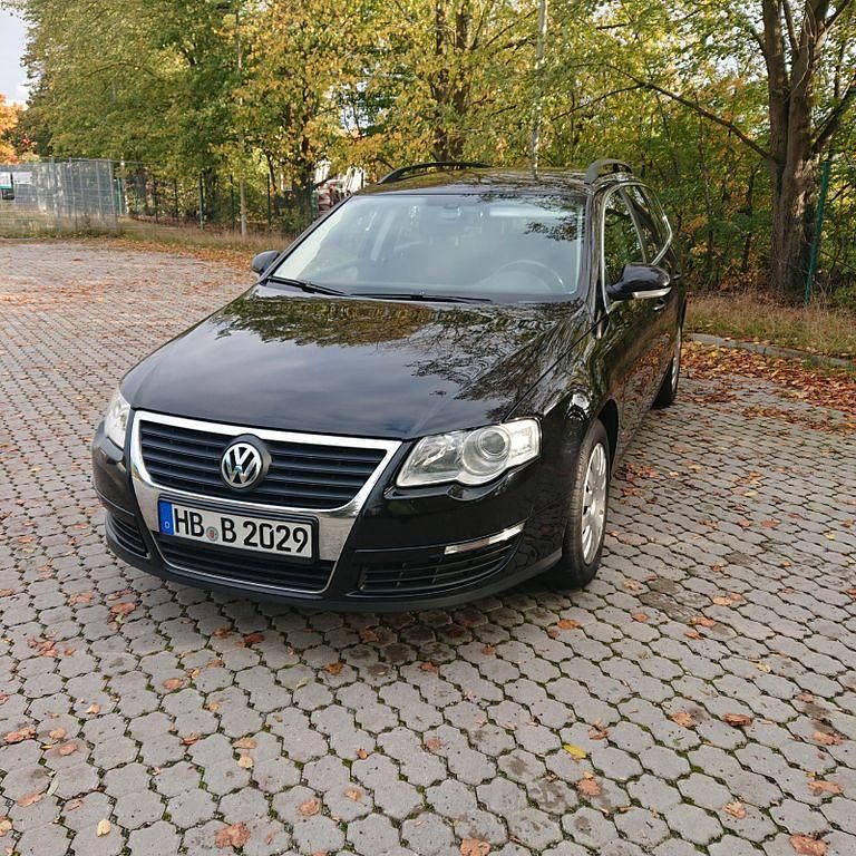Schwarz Gebraucht 2007 VW Passat Individual Kombi | 3.900 € (Teuer) - Bild 1/4