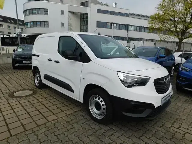 Używany Opel Combo Selection 110 KM (80 kW) 2020 Andere Minivan