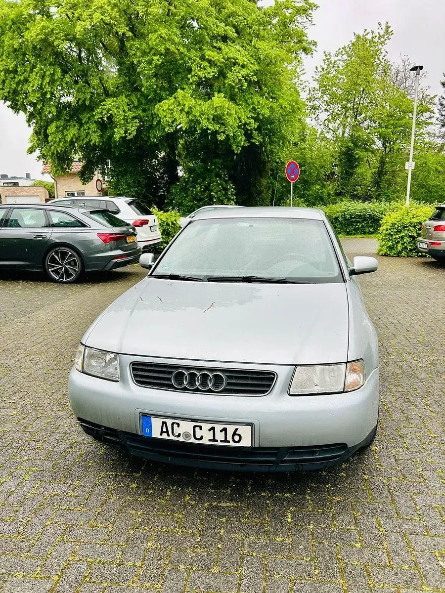 Gebraucht Audi A3 Attraction 125 PS (91 kW) 1998 Silber Kleinwagen