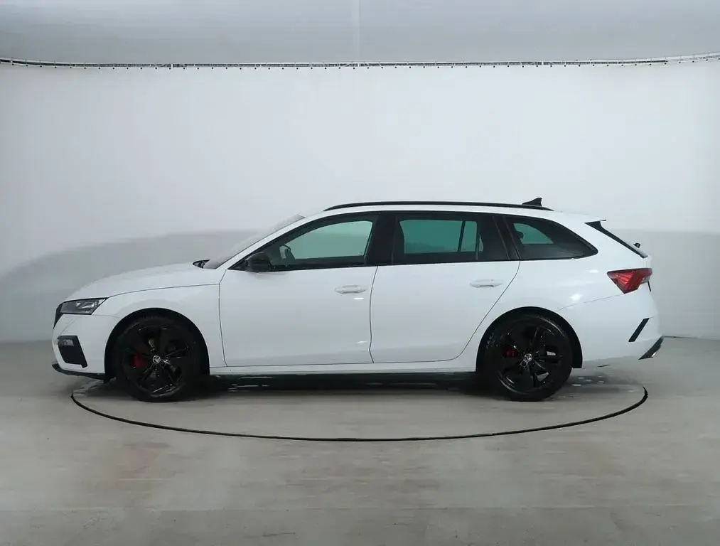 Gebraucht Skoda Octavia RS 200 PS (147 kW) 2024 Weiß Limousine