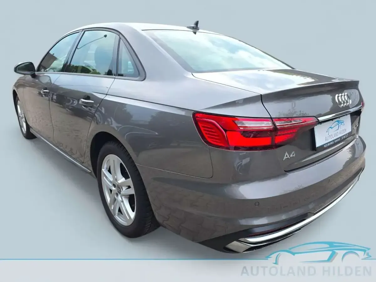 Gebraucht Audi A4 Advanced 204 PS (150 kW) 2022 Grau Limousine