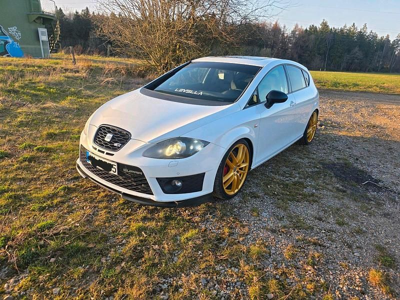 Usata Seat Leon CUPRA 330 CV (242 kW) 2009 Bianco Utilitaria