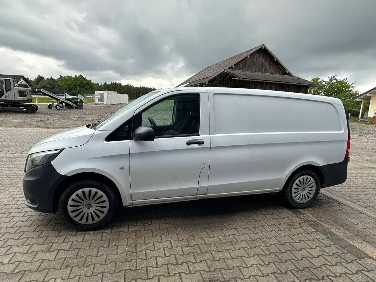 Gebraucht Mercedes Vito 163 PS (119 kW) 2023 Weiß Van