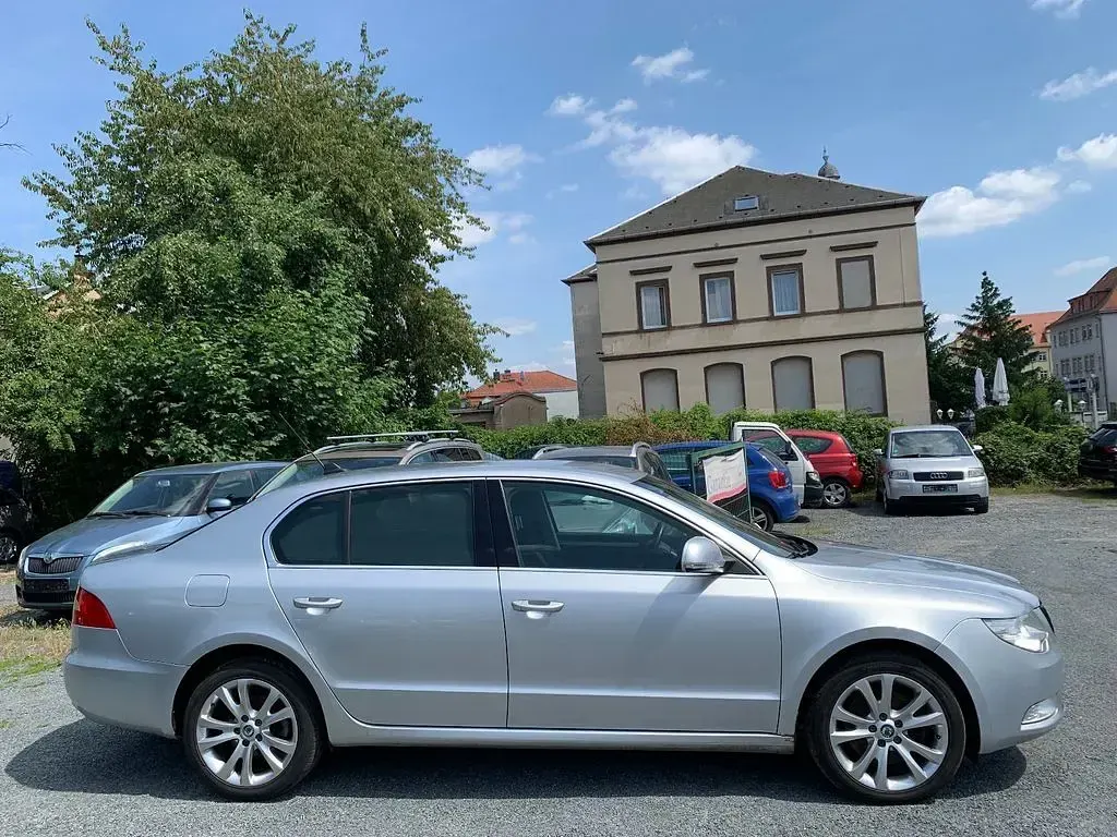 Używany Skoda Superb 160 KM (117 kW) 2008 Srebrny Sedan/Limuzyna