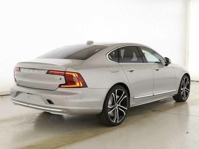 Gebraucht Volvo S90 Ultimate 235 PS (172 kW) 2024 Silver dawn metallic (metallic) Limousine