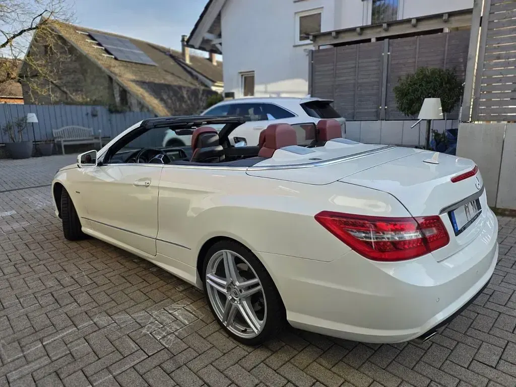 Gebraucht Mercedes E300 Elegance 252 PS (185 kW) 2012 Weiß Cabrio