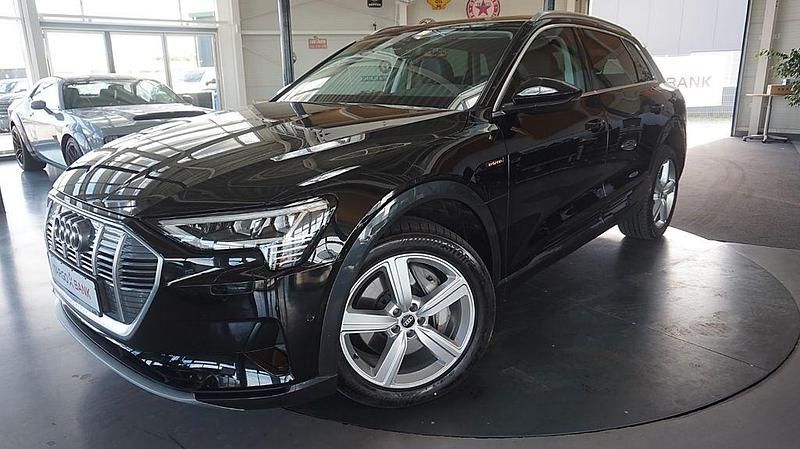 Schwarz Gebraucht 2022 Audi e-tron Advanced SUV | 35.900 € (Guter Preis) - Bild 1/4