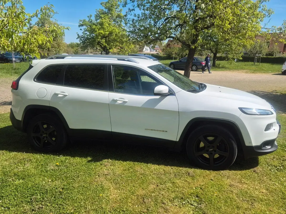 Gebraucht Jeep Cherokee Limited 200 PS (147 kW) 2015 Weiß SUV