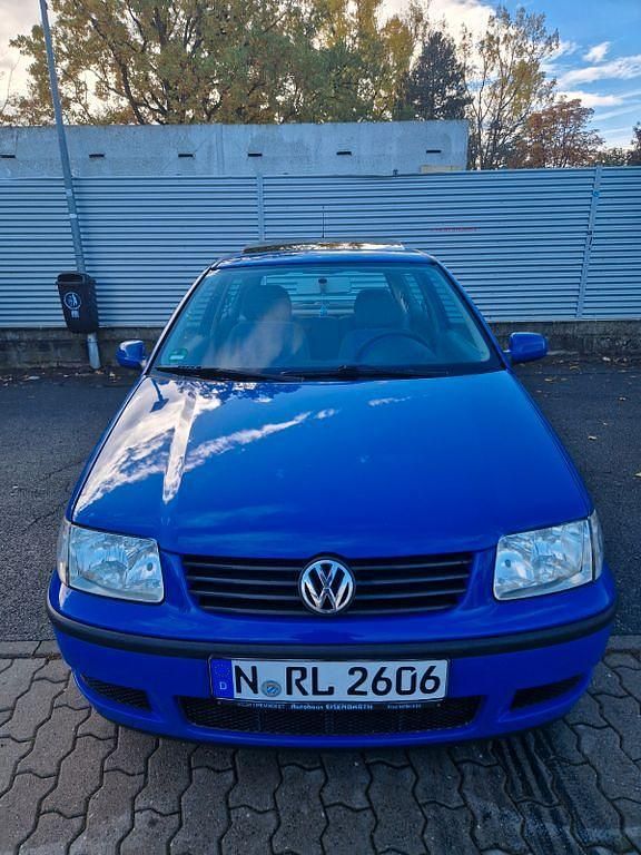 Blau Gebraucht 2000 VW Polo Limousine | 1.450 € (Fairer Preis) - Bild 1/4