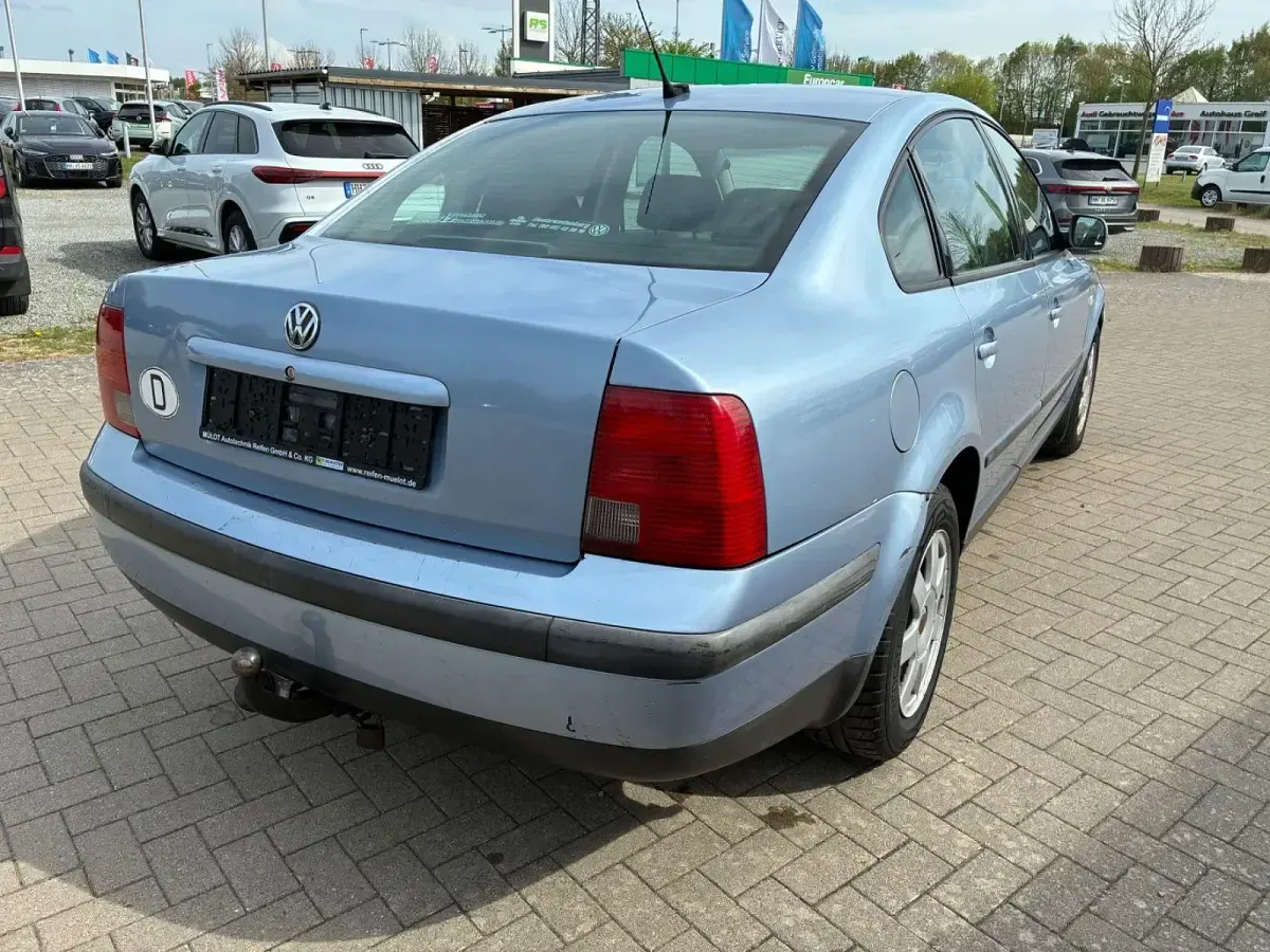 Gebraucht VW Passat 110 PS (80 kW) 1998 Braun Limousine