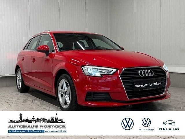 Gebraucht Audi A3 Comfort 150 PS (110 kW) 2019 Rot Limousine
