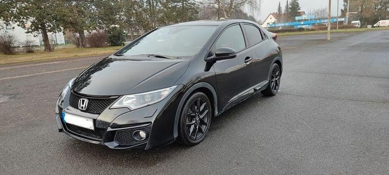 Schwarz Gebraucht 2015 Honda Civic Black Edition Limousine | 11.299 € (Teuer) - Bild 1/4