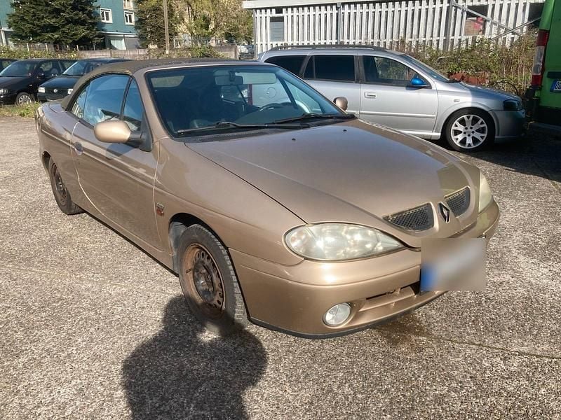 Gebraucht Renault Mégane Cabriolet 95 PS (69 kW) 1999 Gold Cabrio