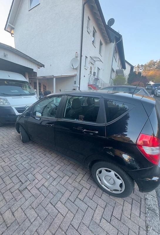 Gebraucht Mercedes A160 95 PS (69 kW) 2011 Schwarz Kleinwagen