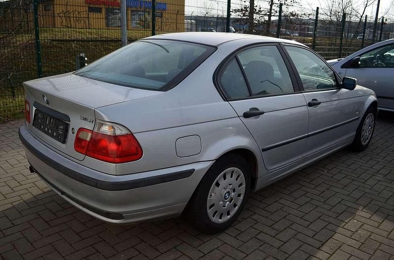 Gebraucht BMW 316 105 PS (77 kW) 1999 Silber Limousine