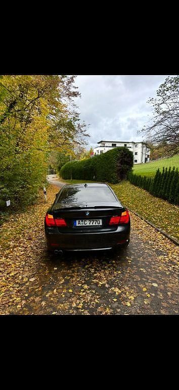 Gebraucht BMW 730 245 PS (180 kW) 2010 Schwarz Limousine