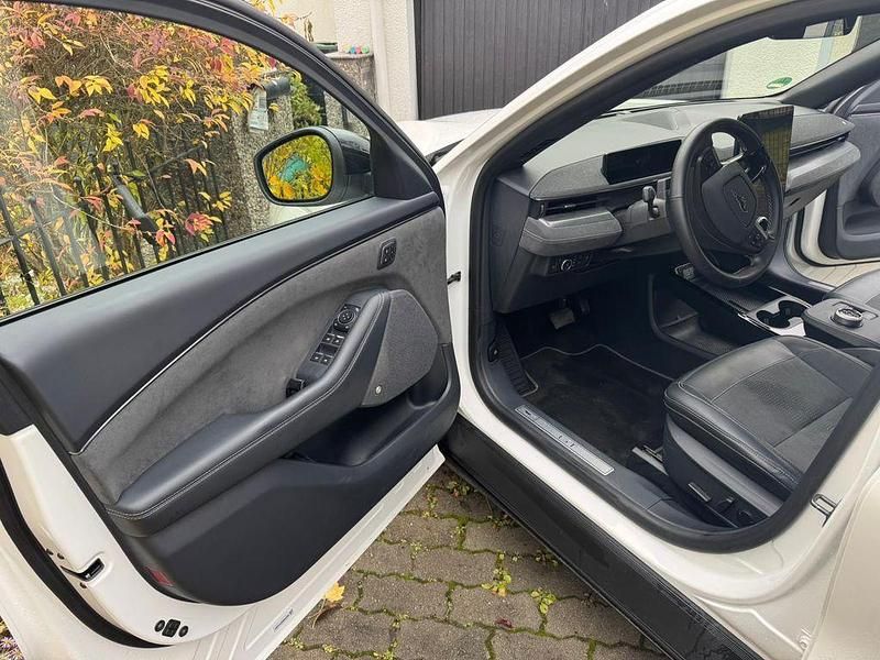 Gebraucht Ford Mustang Mach-E 358 kW (487 PS) 2023 Weiß SUV