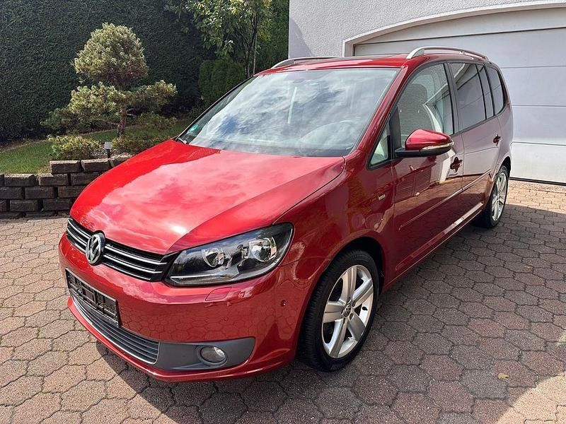 Rot Gebraucht 2015 VW Touran Cup Van / Kleinbus | 14.950 € (Superpreis) - Bild 1/4