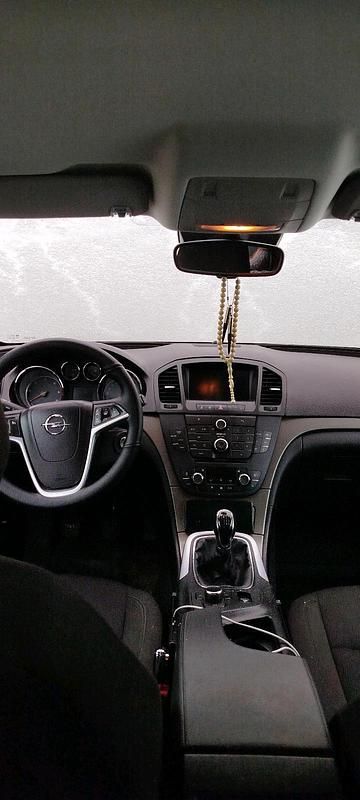 Gebraucht Opel Insignia 160 PS (117 kW) 2011 Schwarz Kombi