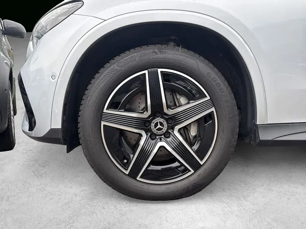 Gebraucht Mercedes GLC300 258 PS (189 kW) 2025 Metalliclack hightechsilber SUV
