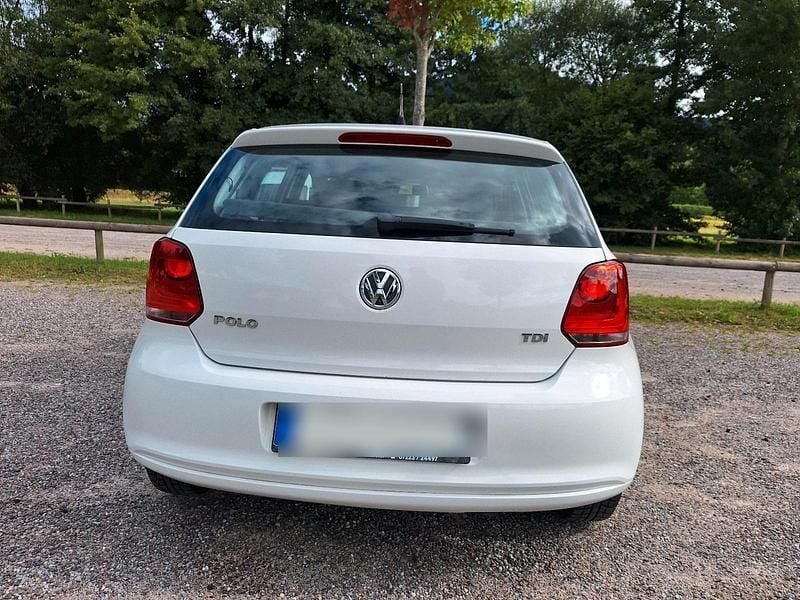 Weiß Gebraucht 2009 VW Polo Kleinwagen | 2.500 € (Guter Preis) - Bild 1/3