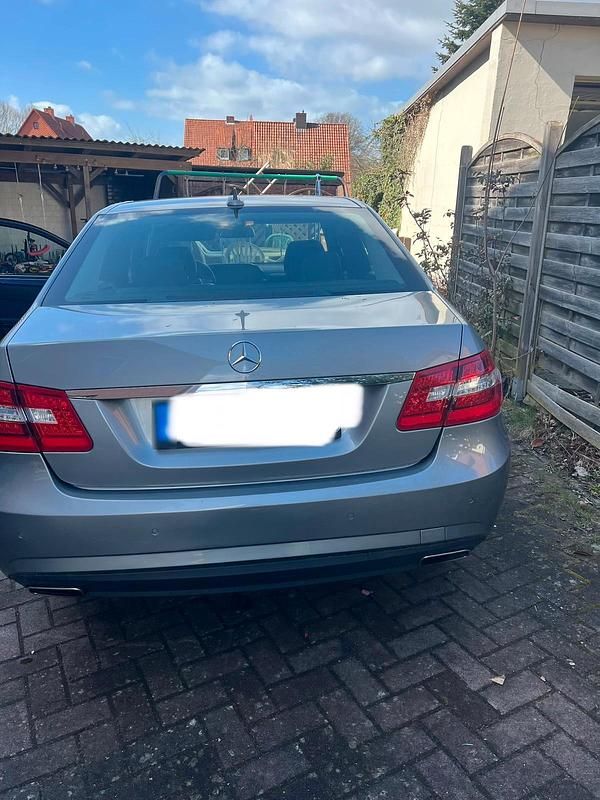 Gebraucht Mercedes E350 265 PS (194 kW) 2013 Grau Limousine