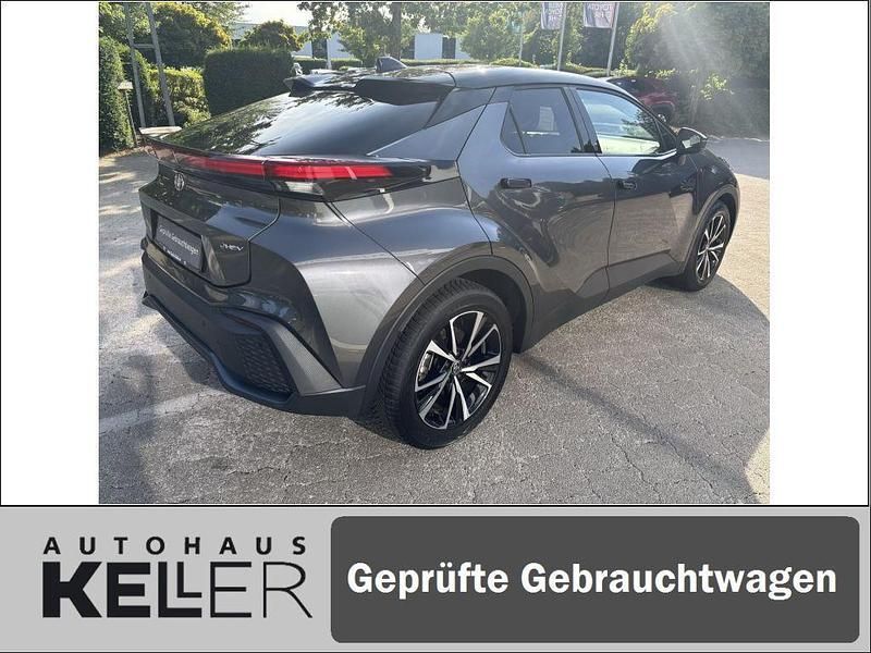Gebraucht Toyota C-HR Team 140 PS (102 kW) 2024 Grau SUV