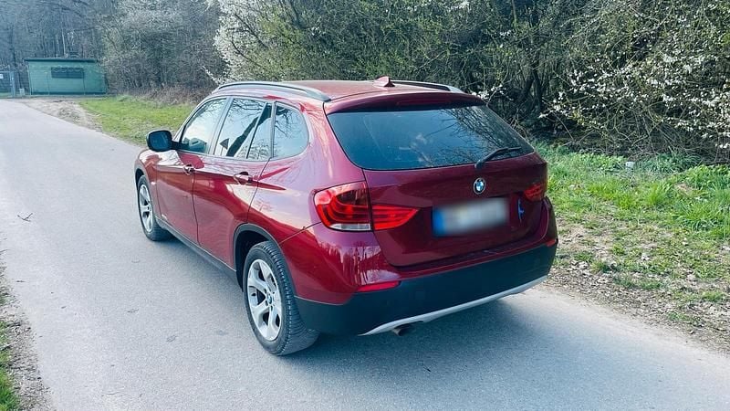 Gebraucht BMW X1 177 PS (130 kW) 2009 Rot SUV