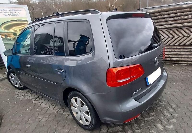 Gebraucht VW Touran Comfortline 105 PS (77 kW) 2011 Grau Van / Kleinbus
